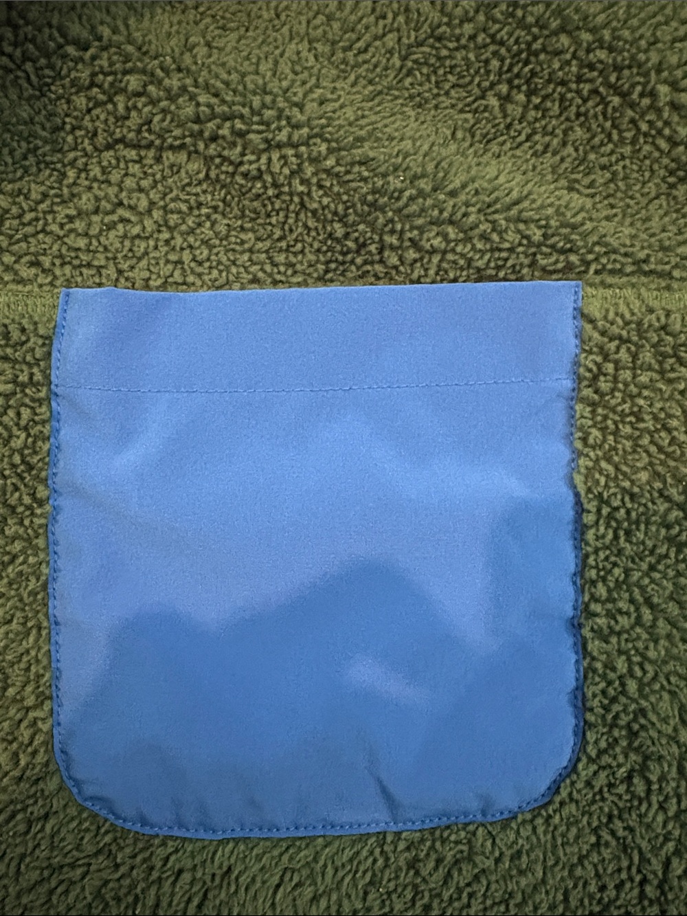Crayola x Kohls Men's Forest Green Sherpa Fleece Pullover with Blue Accents - Picture 3 of 4